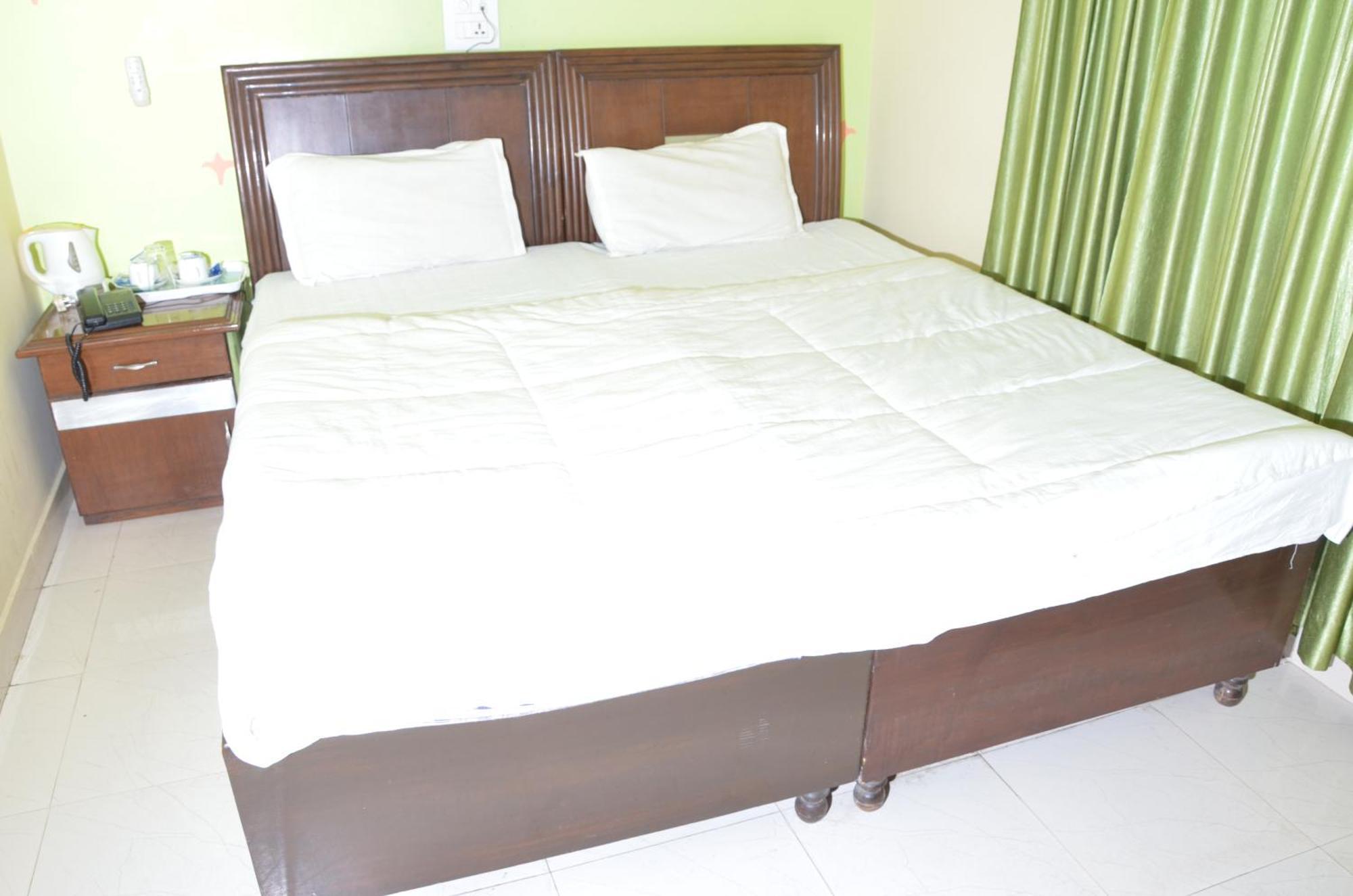 Kangs Nirvana Resorts And Spa Mahalpur Buitenkant foto