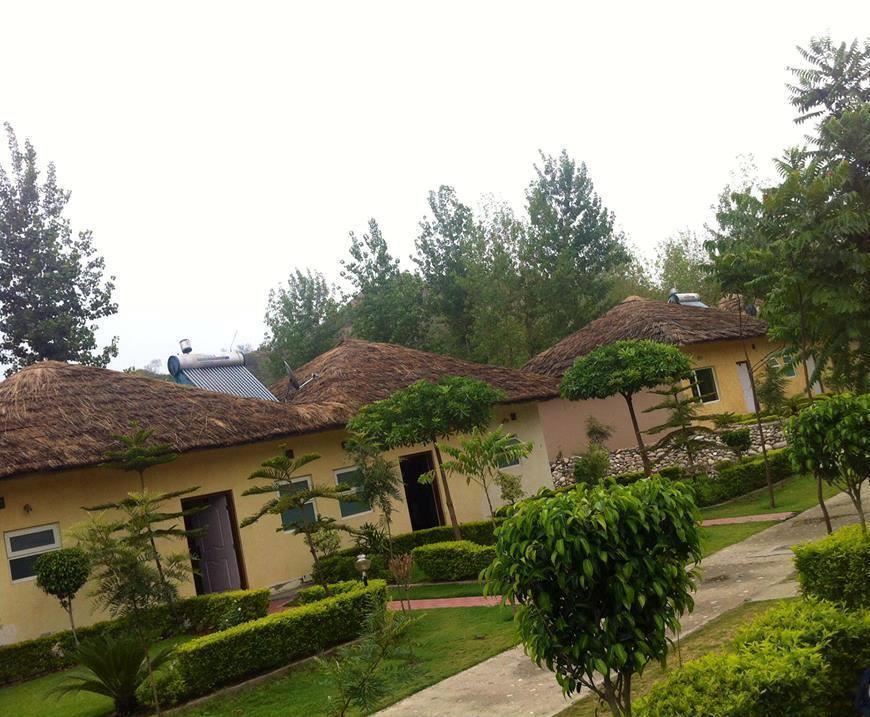Kangs Nirvana Resorts And Spa Mahalpur Buitenkant foto