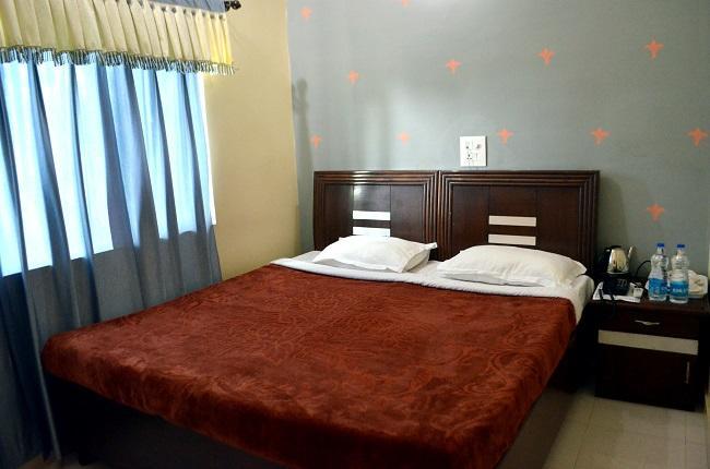 Kangs Nirvana Resorts And Spa Mahalpur Buitenkant foto