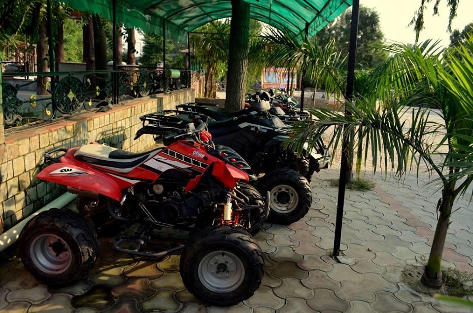 Kangs Nirvana Resorts And Spa Mahalpur Buitenkant foto