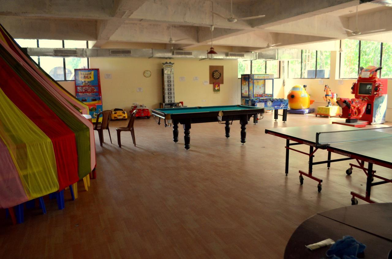 Kangs Nirvana Resorts And Spa Mahalpur Buitenkant foto