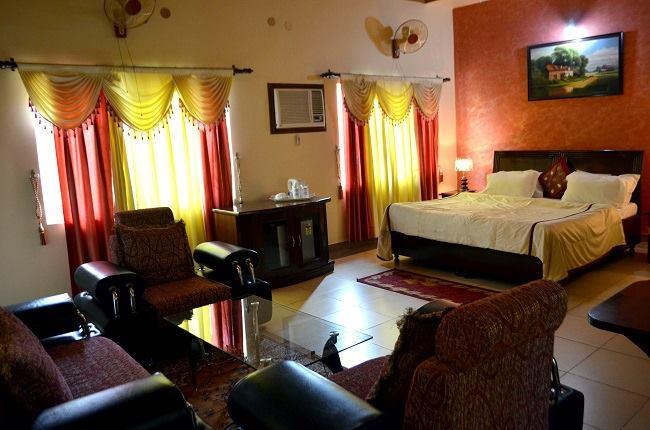 Kangs Nirvana Resorts And Spa Mahalpur Buitenkant foto